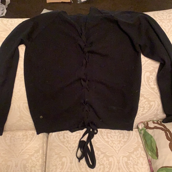 Cross cross tie back LuluLemon Sweater - Picture 3 of 3